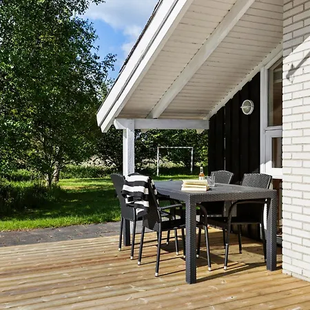 2 Bedroom Cozy In Strandby