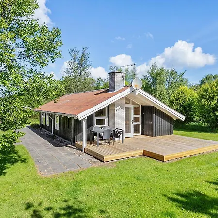2 Bedroom Cozy In * Strandby