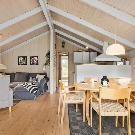 2 Bedroom Cozy In